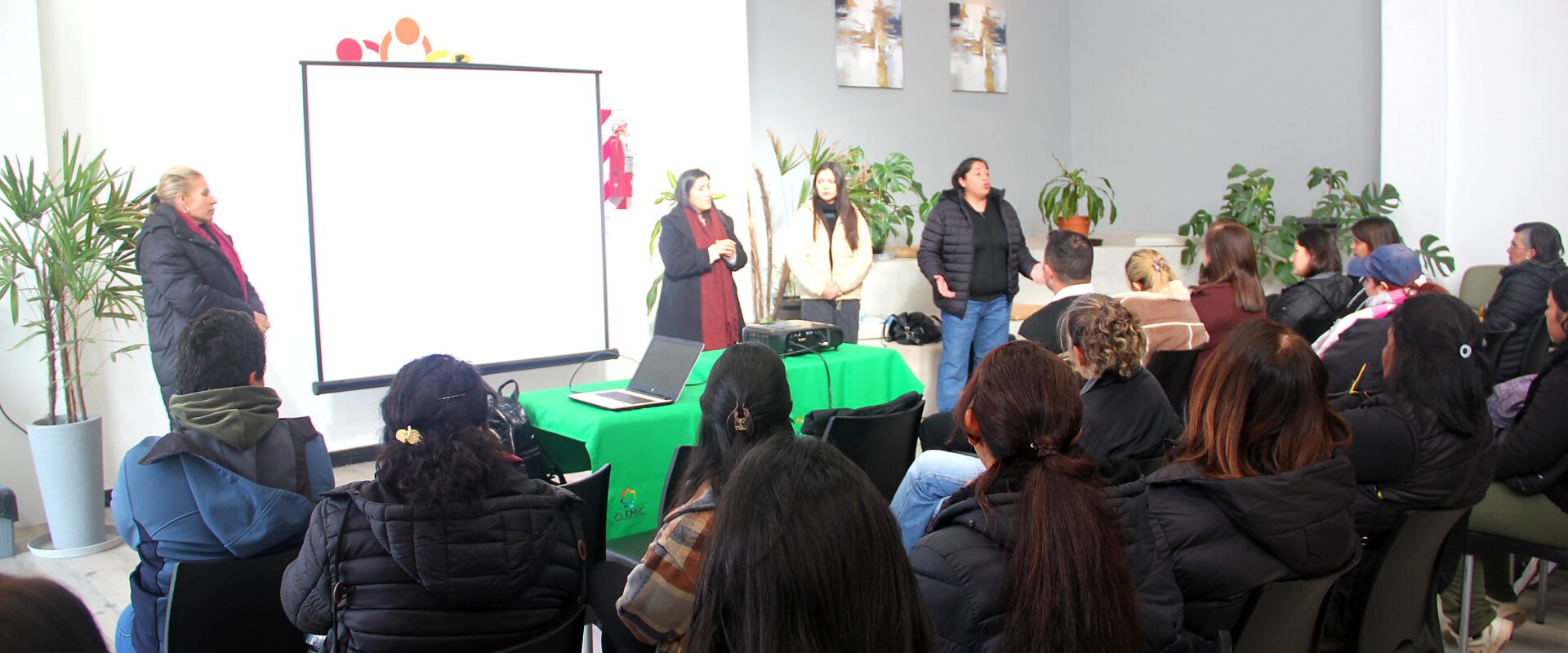 CLEMiC abrió sus puertas al aprendizaje: comenzó el curso de Auxiliar en Cuidados Gerontológicos